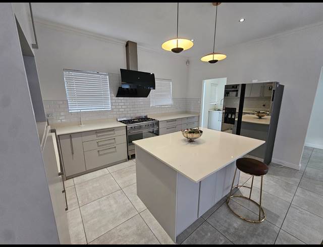 3 BEDROOM FREEHOLD TO LET IN PARKLANDS NORTH